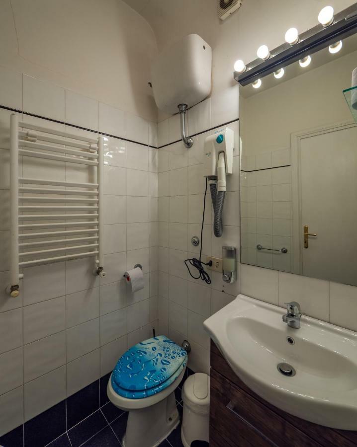 Bed and Breakfast Principe Amedeo Рим Экстерьер фото