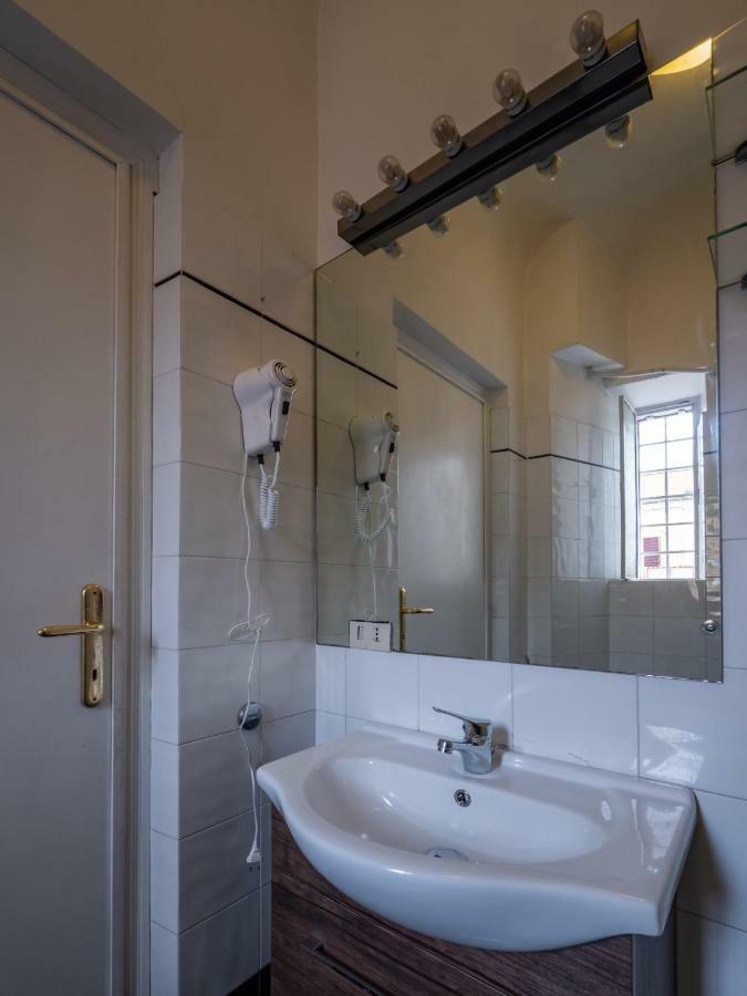 Bed and Breakfast Principe Amedeo Рим Экстерьер фото